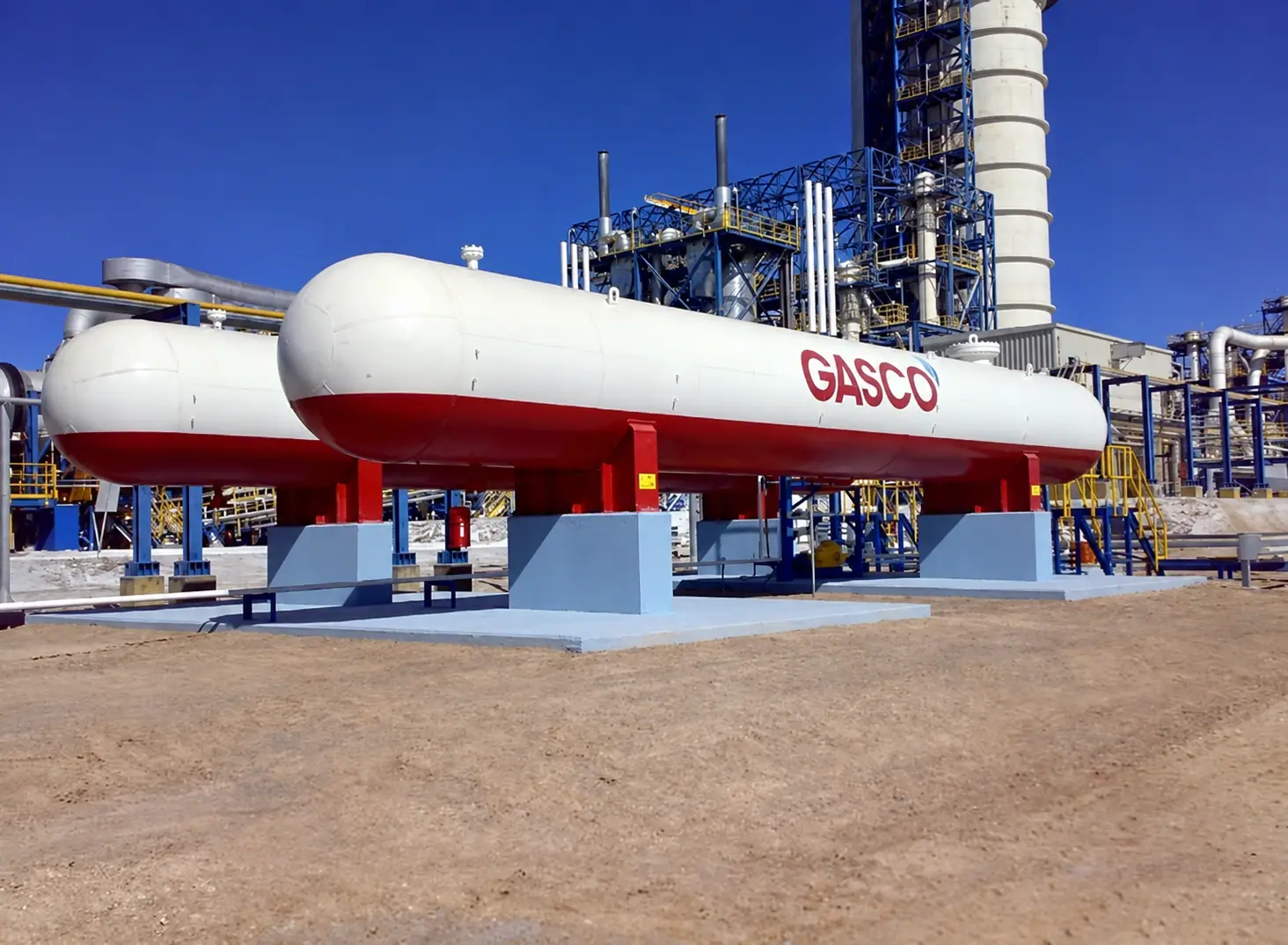 Estanques de almacenamiento de GLP en una instalación industrial
